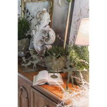 Carica l'immagine nel visualizzatore di Gallery, Ballerina decorativa
