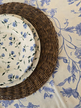Carica l&#39;immagine nel visualizzatore di Gallery, Tovaglia &quot;Colazione sull&#39;erba&quot;
